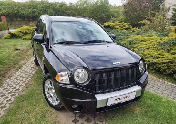 Jeep Compass cena 27990 przebieg: 213700, rok produkcji 2009 z Ćmielów małe 742